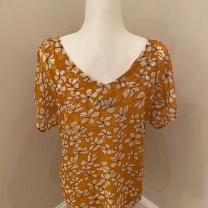 Cabi, spring, summer, fall top for jeans, pants, capris